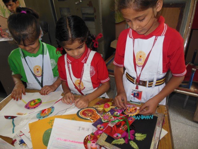 Rakhi MakingSant Nischal Singh Public School, Ladwa